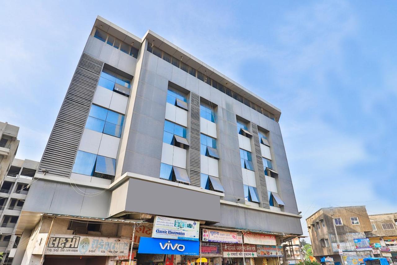 Oyo 19637 Hotel Mansi Sherotene Vapi Exterior photo